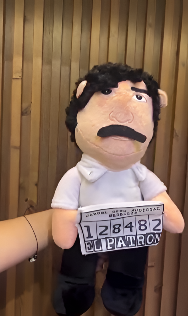 Pablo Escobar Musical 35 CM